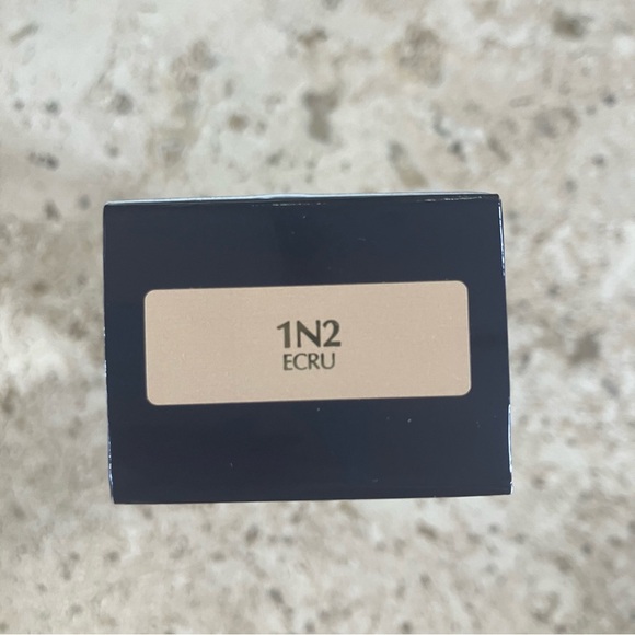 NIB Estee Lauder Futurist SkinTint Serum Foundation SPF 20 1N2 Ecru - Picture 3 of 11